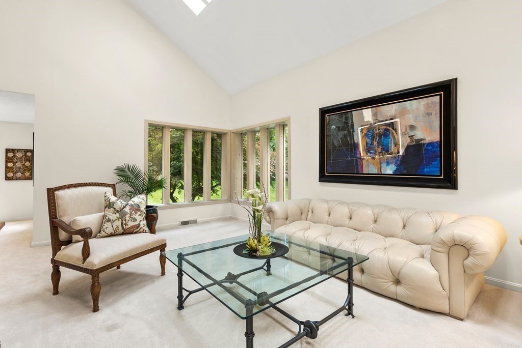 580 Belknap Road Framingham, MA 01701 - Photo 4 of 40 Gallery Image 4