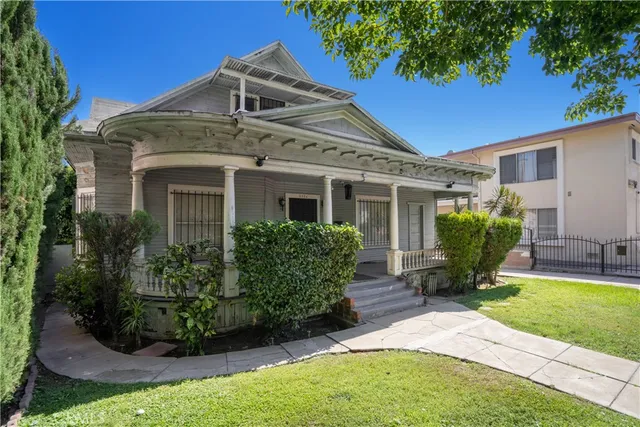 $1,799,000 | 5526 Lexington Avenue, Los Angeles, CA 90038