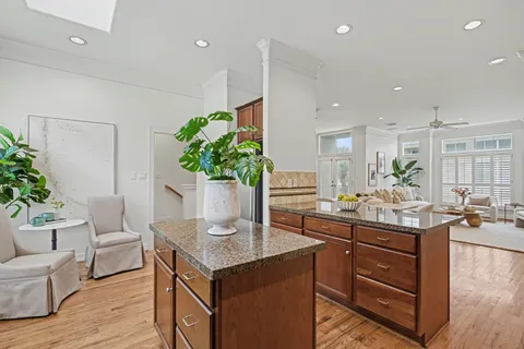 $439,900 | 661 Hartman Street, Houston, TX 77007