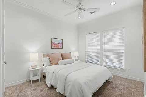 $439,900 | 661 Hartman Street, Houston, TX 77007