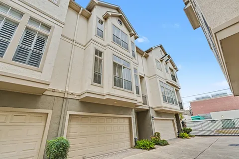 $439,900 | 661 Hartman Street, Houston, TX 77007