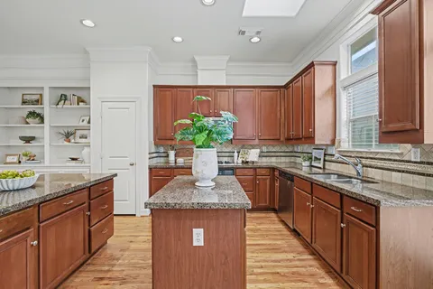 $439,900 | 661 Hartman Street, Houston, TX 77007