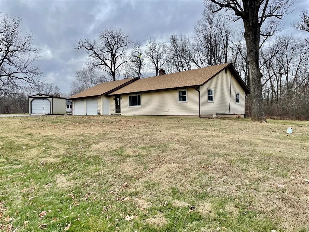 1349 Wesley Chapel Road Spencer, IN 47460 - Photo 5 of 40 Gallery Image 5