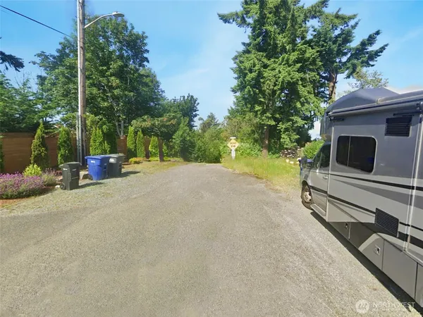 $59,900 | 1517 Southwest 124th Street, Burien, WA 98146