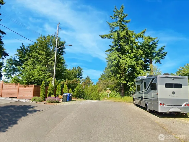 $69,900 | 1517 Southwest 124th Street, Burien, WA 98146