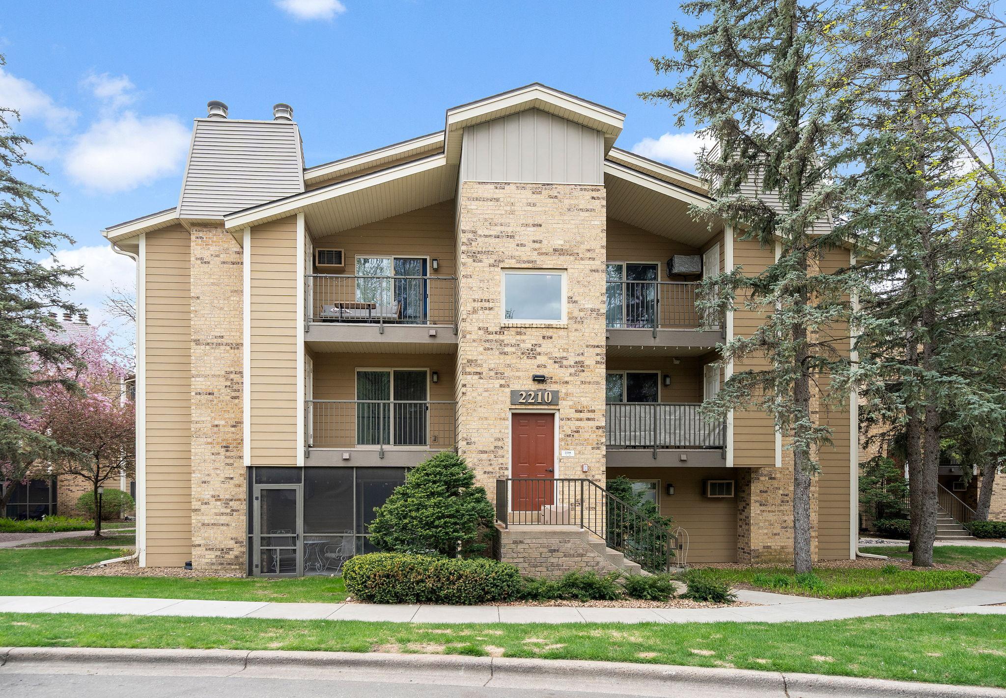 2210 Ridge Drive, Unit 31 St. Louis Park, MN 55416 - Photo 2 of 22