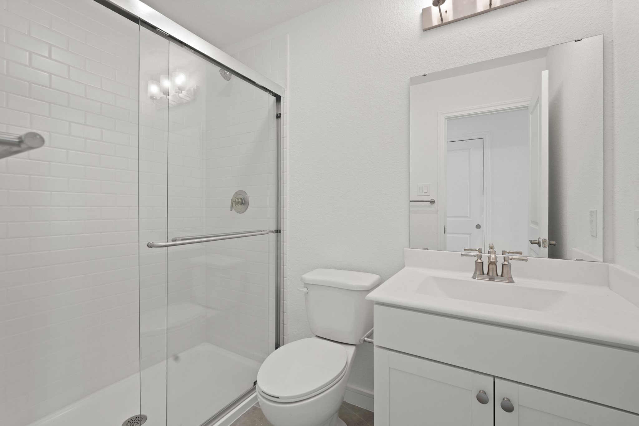 2514 Good Morrow Drive Rosenberg, TX 77471 - Photo 32 of 44 Bedroom 4 bath (*Photo not of actual home and used for illustration purposes only.)