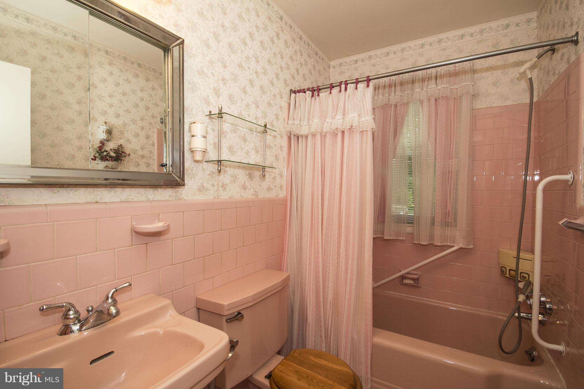 107 Croftley Road Lutherville-Timonium, MD 21093 - Photo 16 of 28 Bedroom