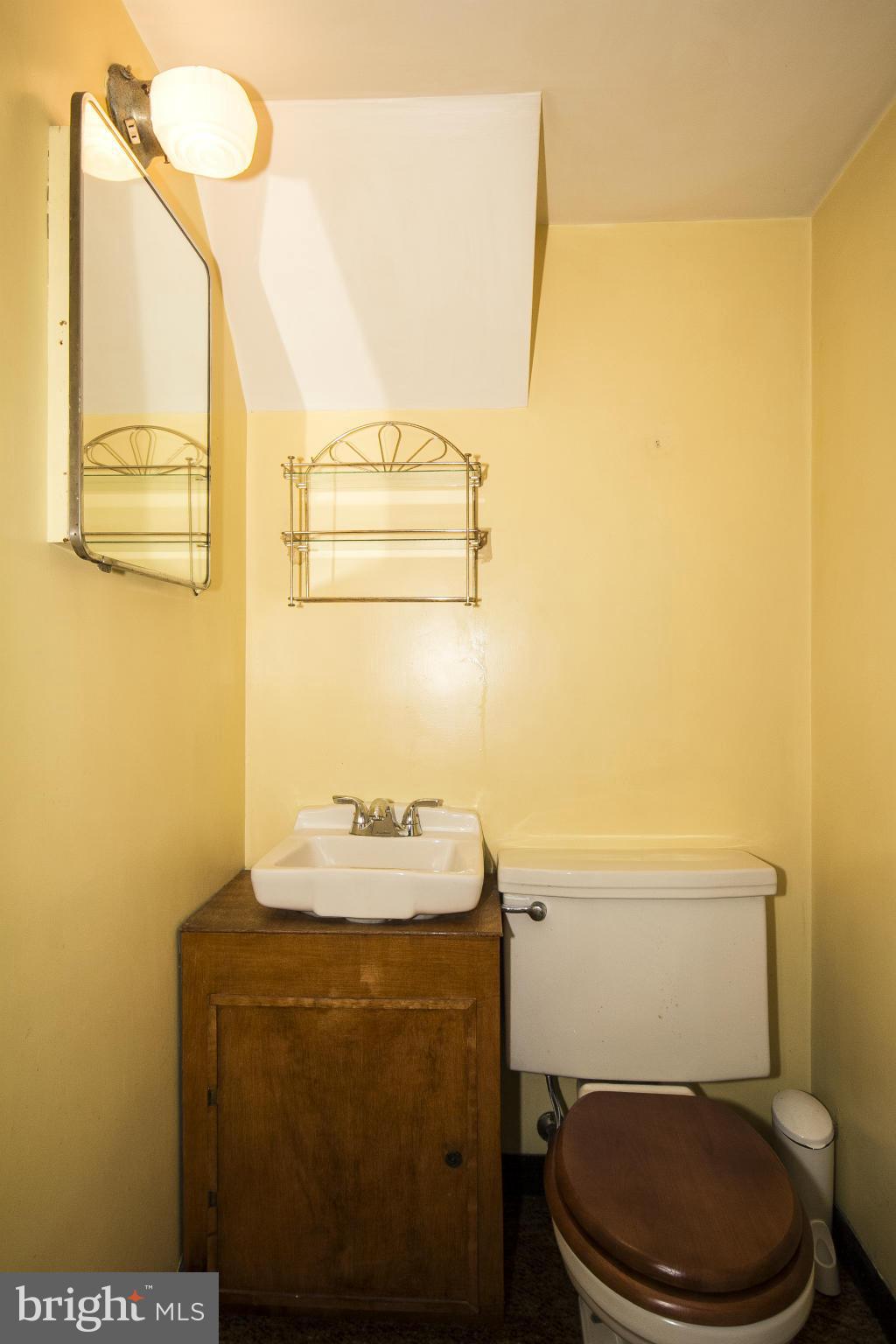 107 Croftley Road Lutherville-Timonium, MD 21093 - Photo 21 of 28 Bath