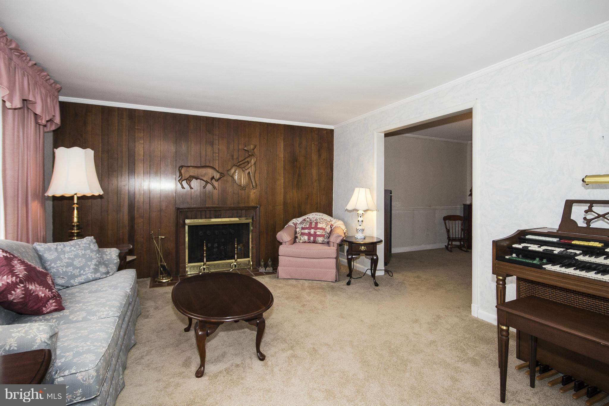 107 Croftley Road Lutherville-Timonium, MD 21093 - Photo 6 of 28 Living Room