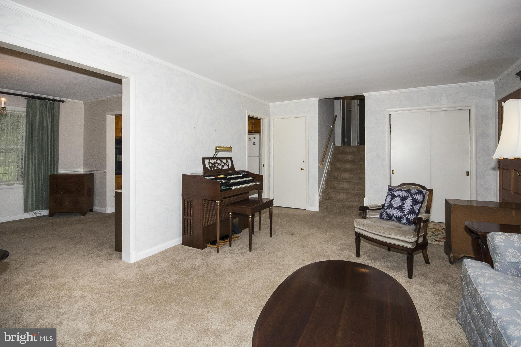107 Croftley Road Lutherville-Timonium, MD 21093 - Photo 7 of 28 Living Room