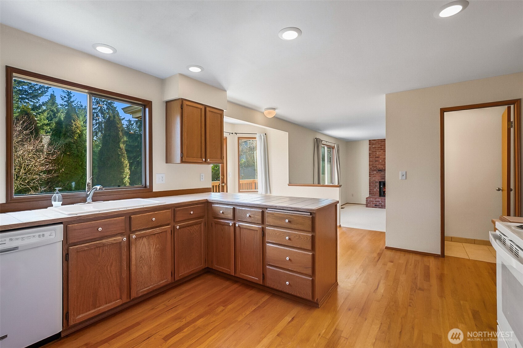 14009 68th Avenue Southeast Snohomish, WA 98296 - Photo 13 of 37