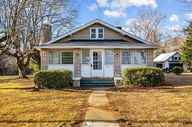 $265,000 | 7511 Greenlawn Drive, Summerfield, NC 27358