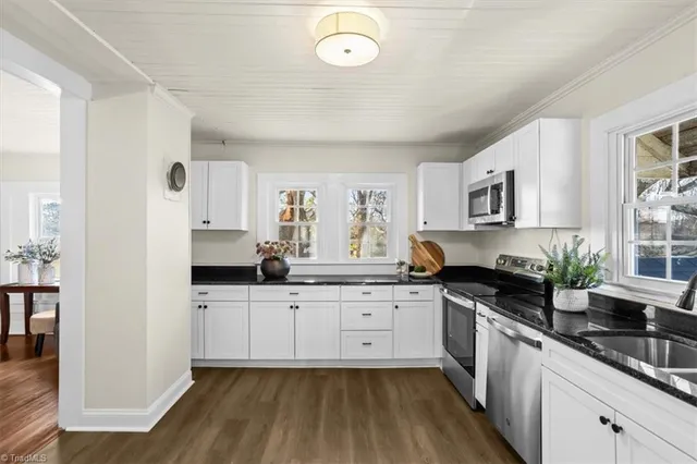 $265,000 | 7511 Greenlawn Drive, Summerfield, NC 27358