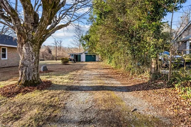 $265,000 | 7511 Greenlawn Drive, Summerfield, NC 27358