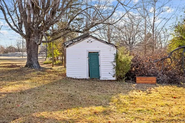 $265,000 | 7511 Greenlawn Drive, Summerfield, NC 27358