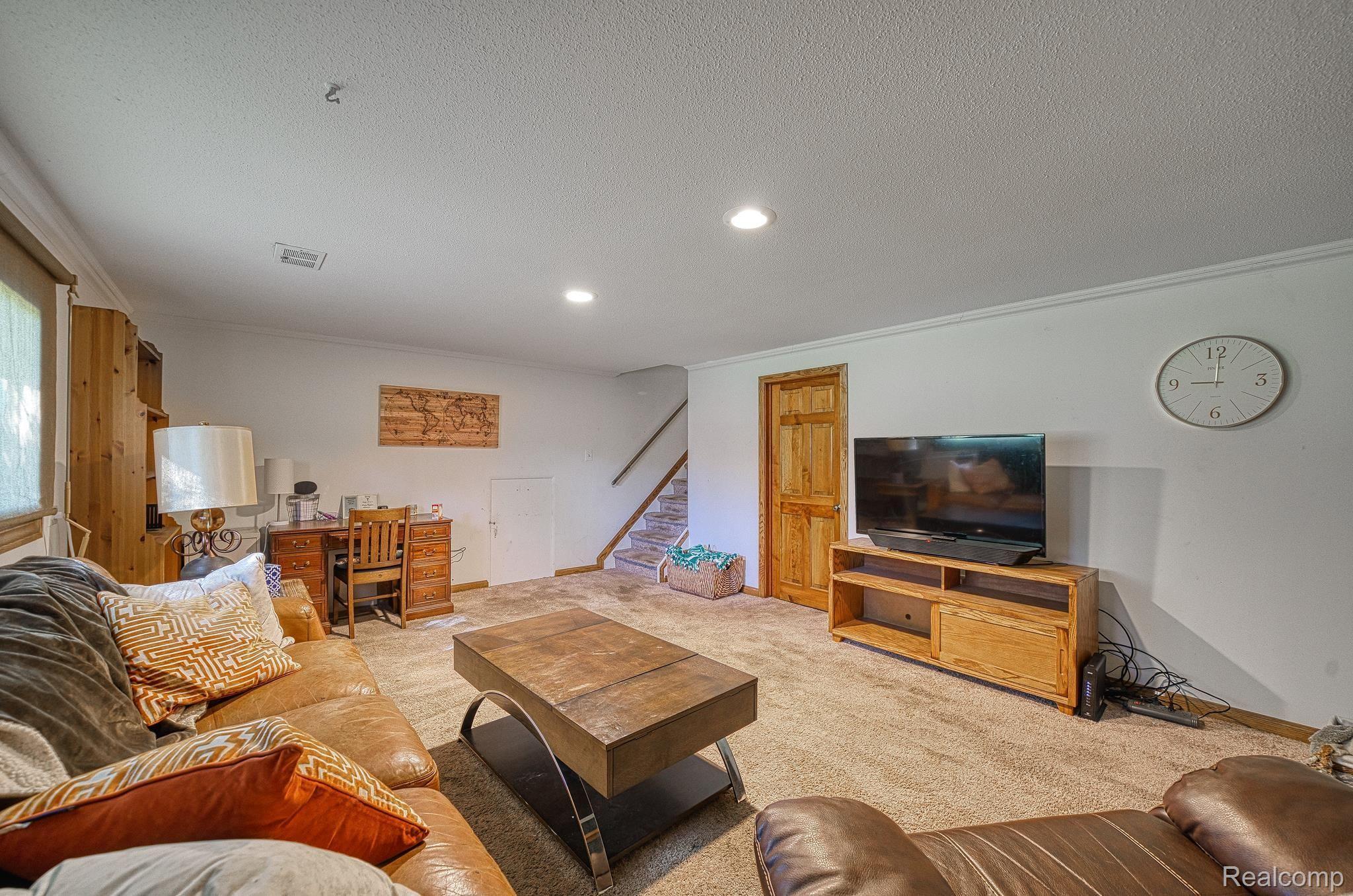 6979 Hatchery Road Waterford, MI 48327 - Photo 19 of 32 Gallery Image 19