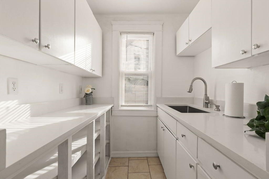 214 Cambridge Street Worcester, MA 01603 - Photo 17 of 35 Gallery Image 17
