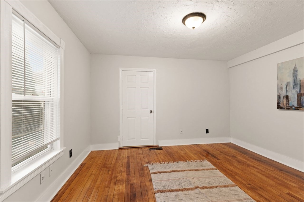 214 Cambridge Street Worcester, MA 01603 - Photo 21 of 35 Gallery Image 21