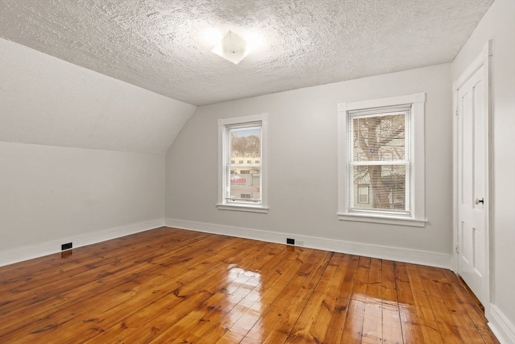 214 Cambridge Street Worcester, MA 01603 - Photo 26 of 35 Gallery Image 26
