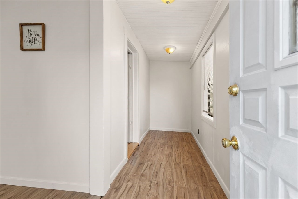 214 Cambridge Street Worcester, MA 01603 - Photo 5 of 35 Gallery Image 5