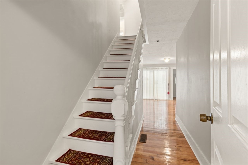214 Cambridge Street Worcester, MA 01603 - Photo 6 of 35 Gallery Image 6