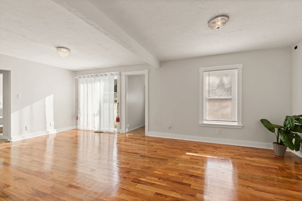 214 Cambridge Street Worcester, MA 01603 - Photo 8 of 35 Gallery Image 8