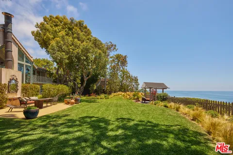 $28,500,000 | 28980 Cliffside Drive, Malibu, CA 90265