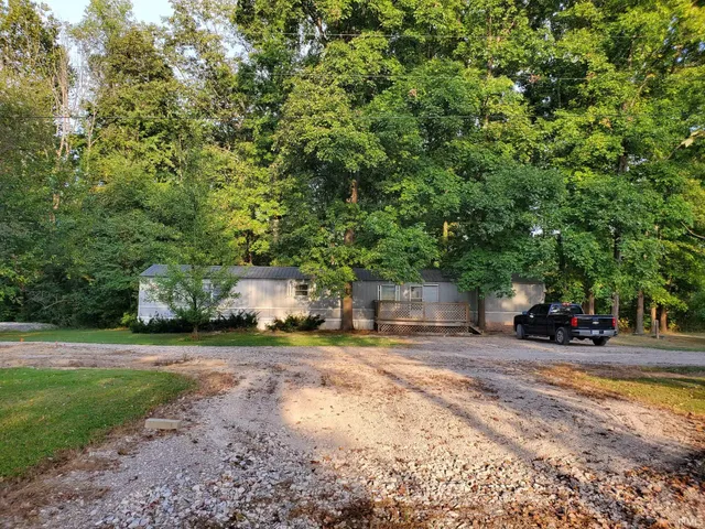 $99,900 | 420 Private Road 690 West, North Vernon, IN 47265