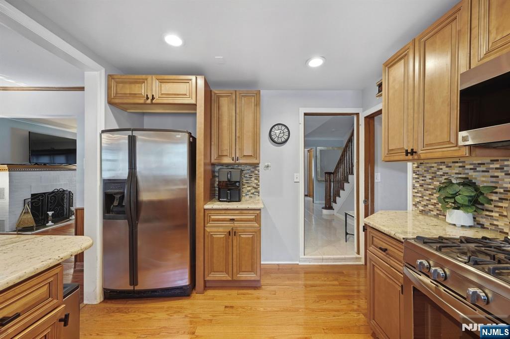 136 Van Buskirk Road Teaneck, NJ 07666 - Photo 18 of 49 Gallery Image 18