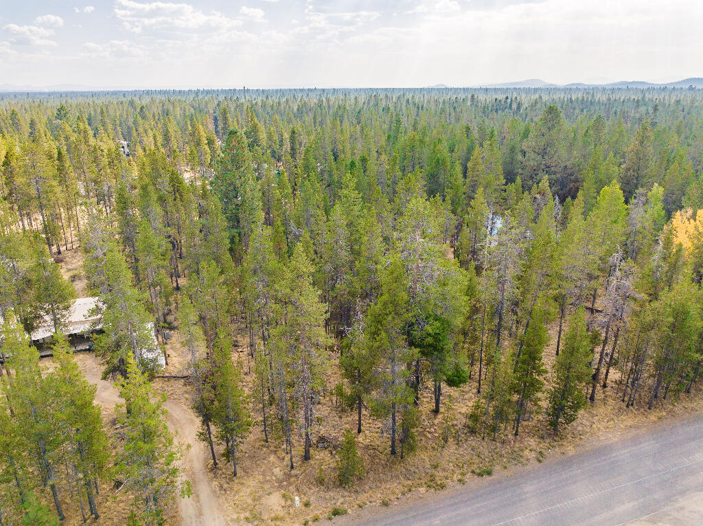 16877 Indigo Road Bend, OR 97707 - Photo 1 of 6 00