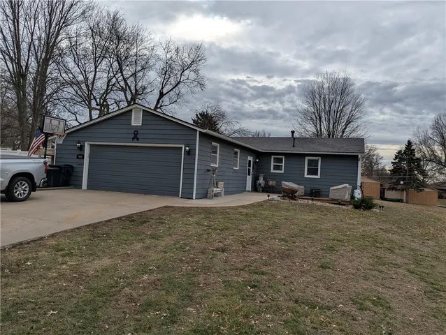 $235,000 | 403 Minnehaha Street, Hiawatha, KS 66434