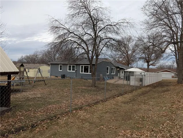 $235,000 | 403 Minnehaha Street, Hiawatha, KS 66434