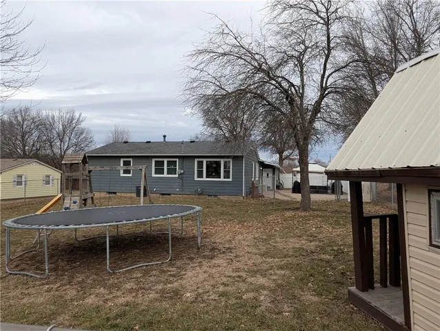 $235,000 | 403 Minnehaha Street, Hiawatha, KS 66434