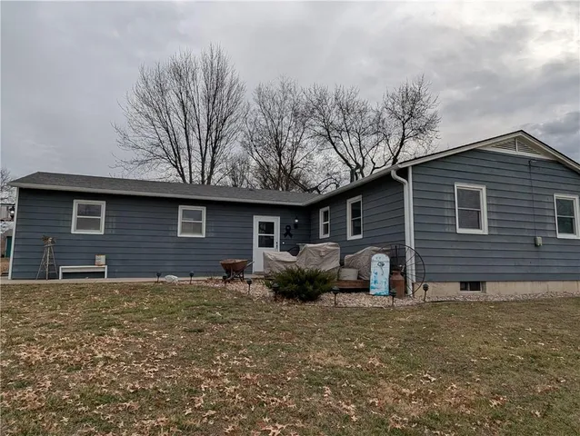 $235,000 | 403 Minnehaha Street, Hiawatha, KS 66434