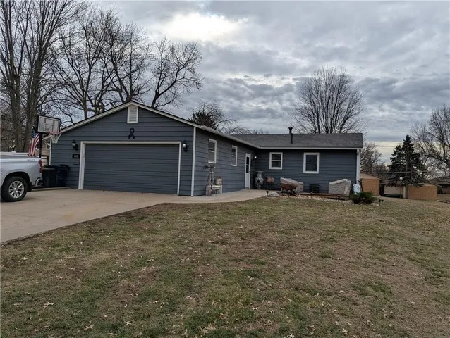 $235,000 | 403 Minnehaha Street, Hiawatha, KS 66434