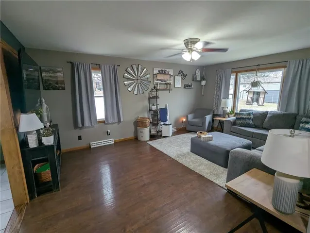 $235,000 | 403 Minnehaha Street, Hiawatha, KS 66434