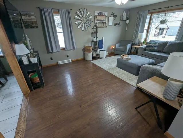 $235,000 | 403 Minnehaha Street, Hiawatha, KS 66434