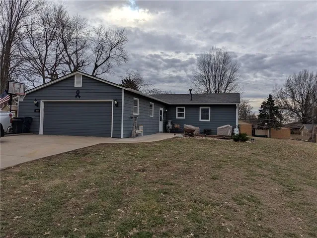 $235,000 | 403 Minnehaha Street, Hiawatha, KS 66434