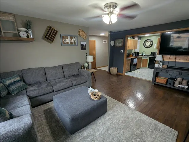 $235,000 | 403 Minnehaha Street, Hiawatha, KS 66434