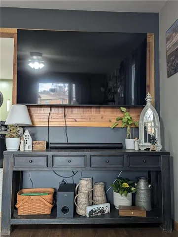 $235,000 | 403 Minnehaha Street, Hiawatha, KS 66434