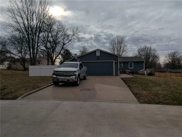 $235,000 | 403 Minnehaha Street, Hiawatha, KS 66434
