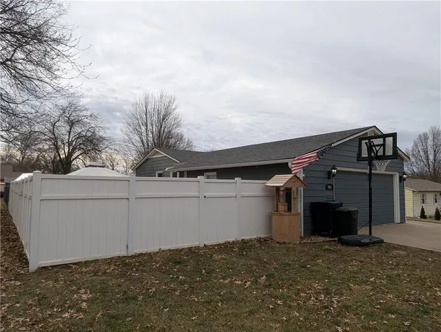 $235,000 | 403 Minnehaha Street, Hiawatha, KS 66434