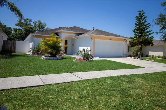 $324,900 | 3201 Pine Top Drive, Valrico, FL 33594