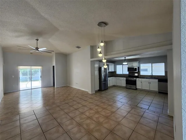 $324,900 | 3201 Pine Top Drive, Valrico, FL 33594