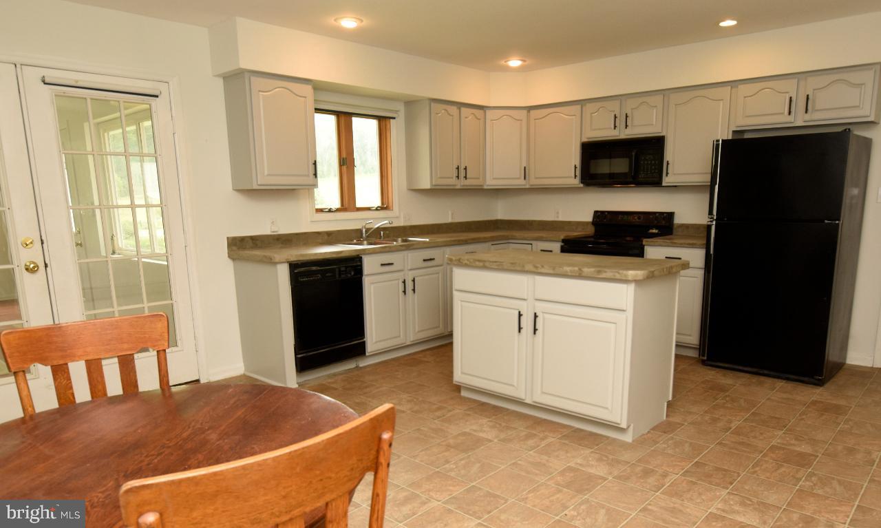860 Green Springs Road Hanover, PA 17331 - Photo 15 of 87 Large eat-in kitchen with recessed lights
