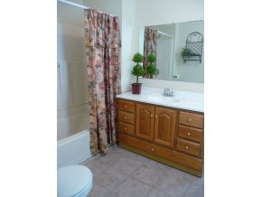 1610 Spring Street Kingsport, TN 37664 - Photo 10 of 12 Bathroom