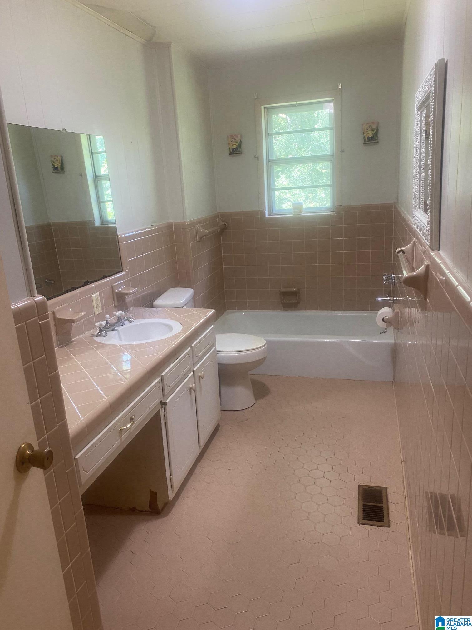 651 9th Street Southwest Alabaster, AL 35007 - Photo 5 of 18