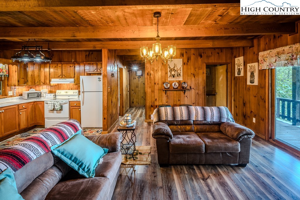 304 McGuire Road Sugar Grove, NC 28679 - Photo 5 of 39