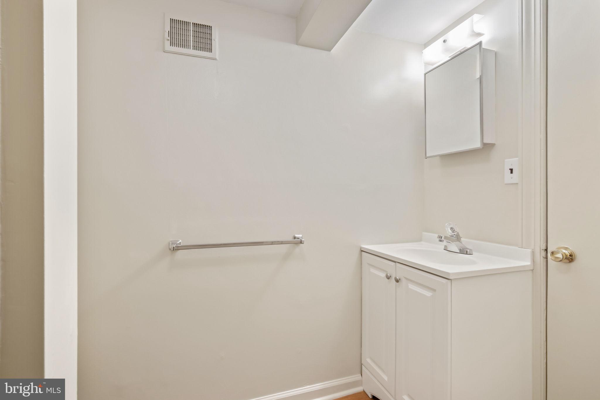 601 E Street Southeast Washington, DC 20003 - Photo 25 of 47 Full Bath #2 - Lower Level
